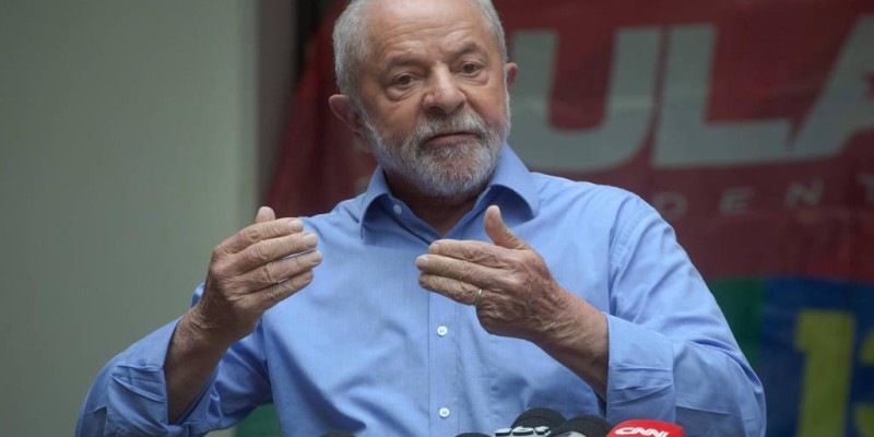 Luiz Inácio Lula da Silva é eleito presidente da República