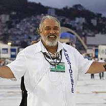 Ator Roberto Bonfim começa a usar cadeira de rodas