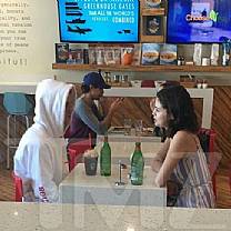 Justin Bieber e Selena Gomez são flagrados juntos de novo