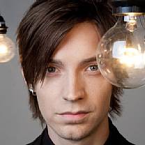 Sumido da mídia, Alex Band voltou aos holofotes