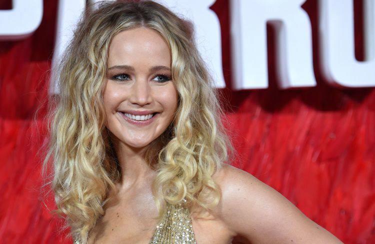 Jennifer Lawrence revela que saiu da escola aos 14 anos