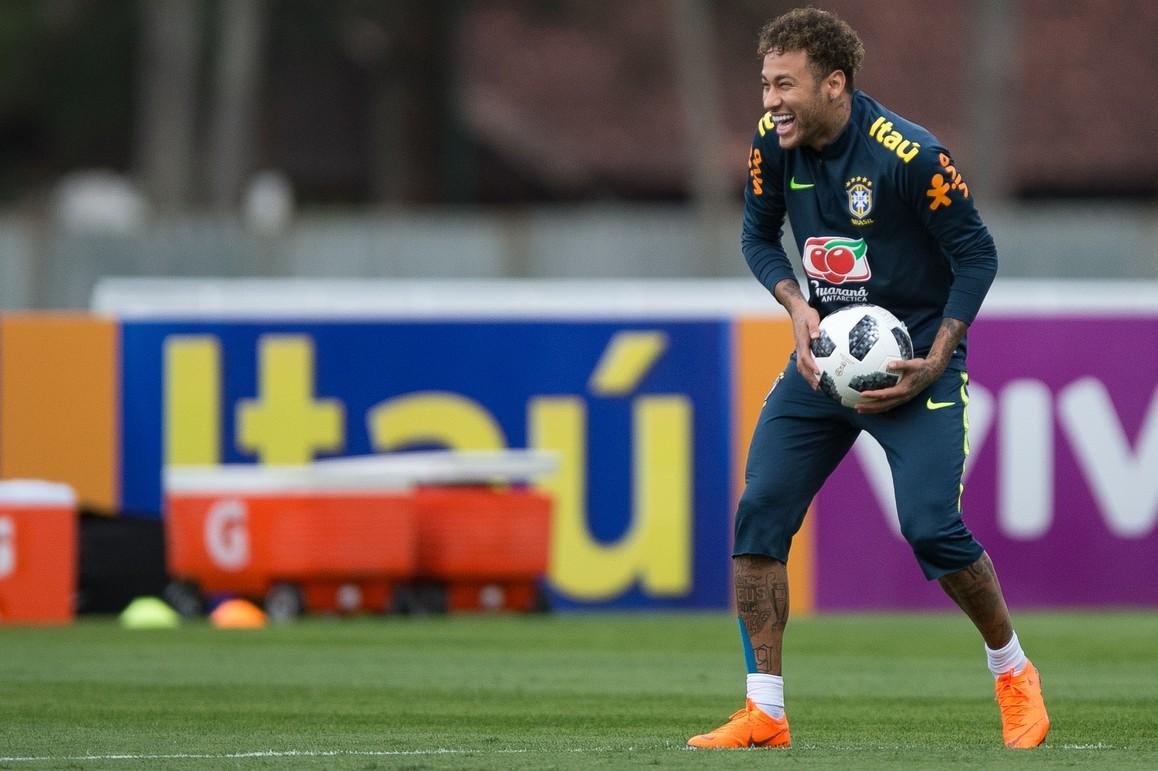 Lesão faz três meses e plano da Seleção prevê auge de Neymar nas oitavas