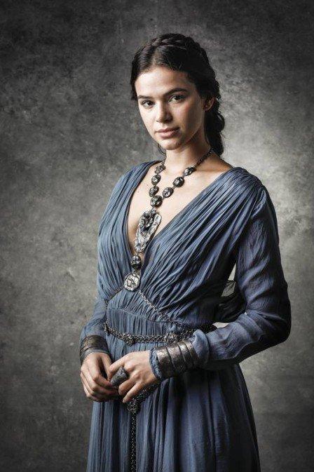 Bruna Marquezine preocupa equipe de novela por se atrasar demais