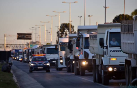 Caminhoneiros ameaçam nova greve se tabela de preços mínimos de frete for alterada