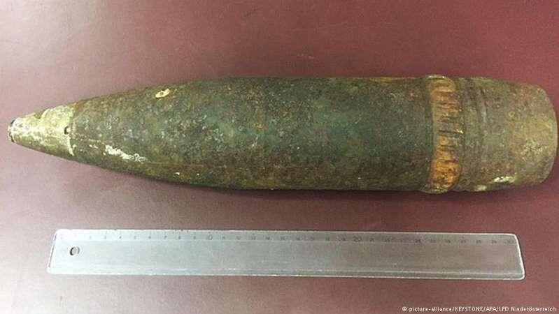 Turista tenta levar bomba da Segunda Guerra em avião