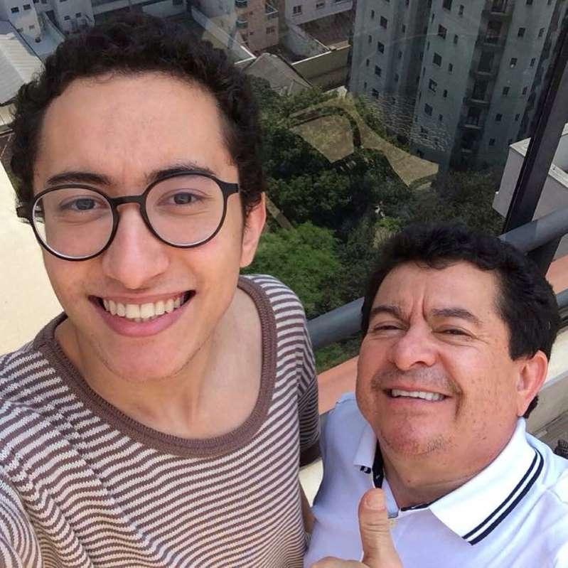 ‘Não mudou nada’, diz Solimões sobre orientação sexual do filho