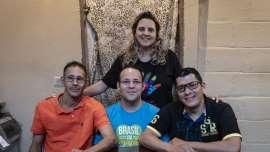 Os brasileiros que 'adotaram' venezuelanos doando passagem, comida, emprego e até aluguel