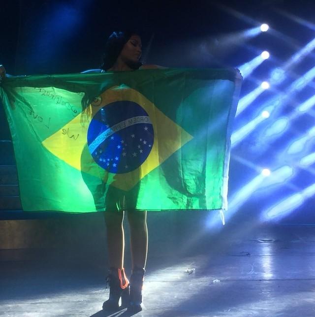 Nicki Minaj faz boa estreia no Brasil e comanda 