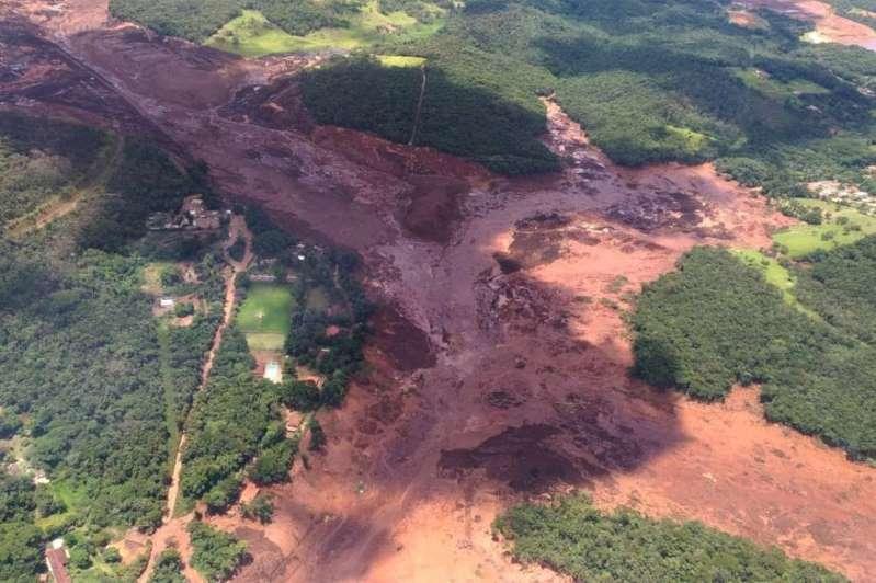 Barragem da Vale se rompe em Brumadinho e atinge comunidade