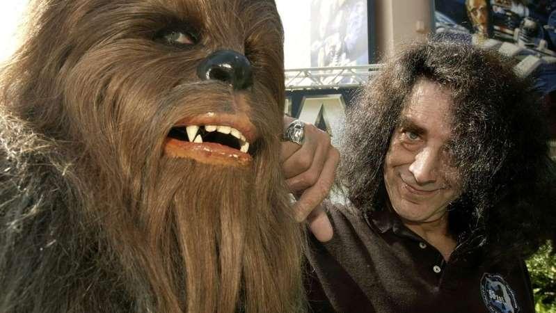 Peter Mayhew, o Chewbacca da trilogia original de Star Wars, morre aos 74 anos