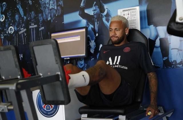 Jornal: PSG recusa oferta do Barcelona por Neymar de 40 milhões de euros mais Coutinho e Dembélé