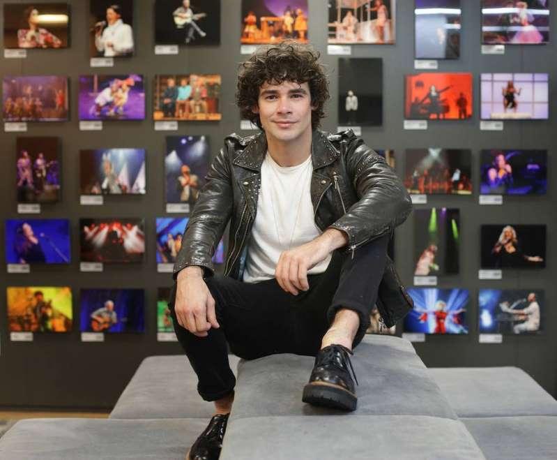 Ator Osmar Silveira vive o desafio de interpretar Cazuza em musical