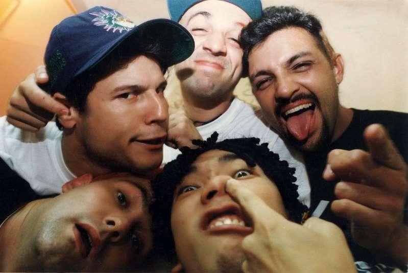 Minissérie sobre os Mamonas Assassinas define elenco e marca data de gravações