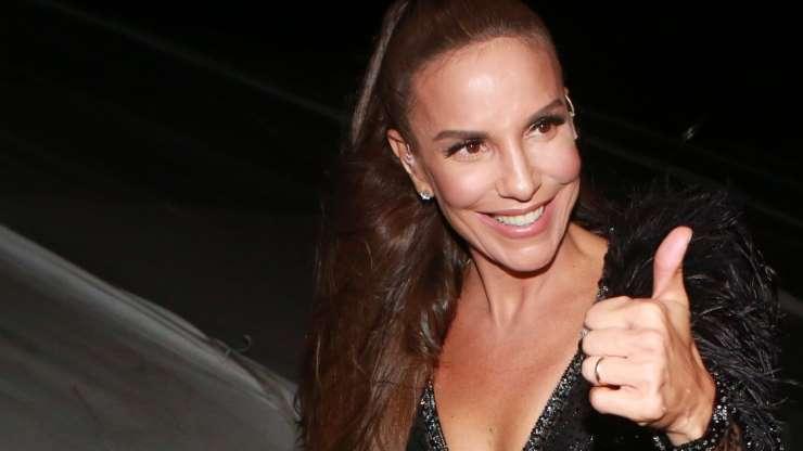 Ivete sobe no palco de Marília Mendonça e segurança tenta barrar cantora