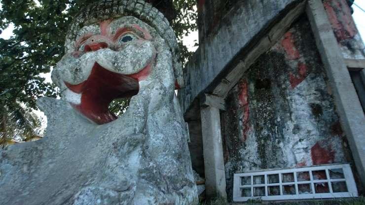 A história por trás do parque do Papai Noel abandonado que atrai curiosos no Rio