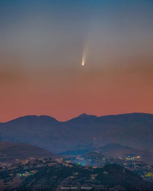 Fotógrafos registram cometa que está passando “perto” da Terra