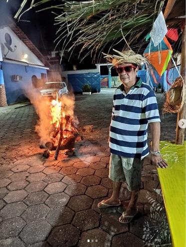 Zeca Pagodinho fará live especial no Dia dos Pais