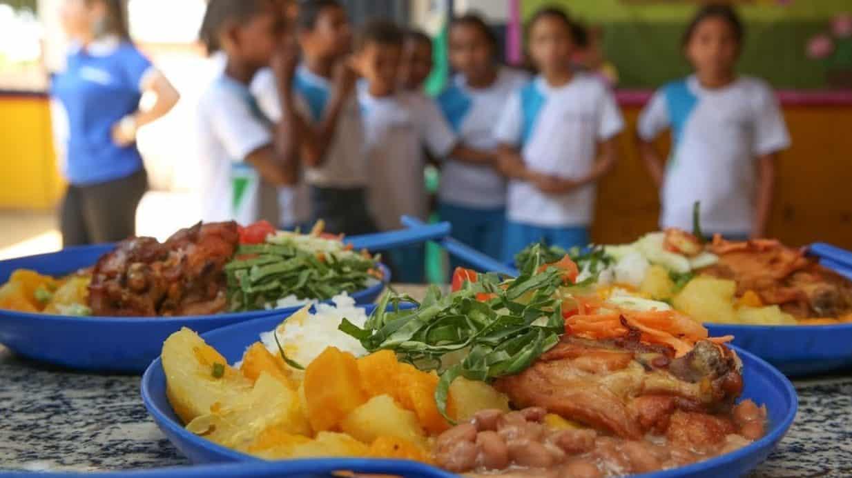 Escolas estaduais vão fornecer merenda  a partir de primeiro de fevereiro