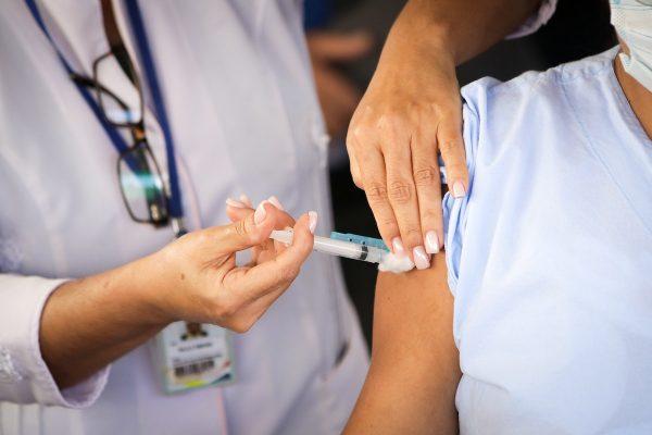 Estado de São Paulo estuda adiar aplicação da segunda dose para aumentar quantidade de vacinados