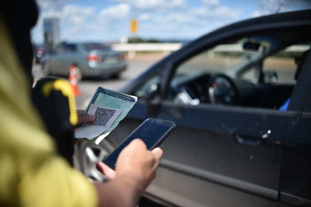 Mudanças na lei de trânsito começam a valer nesta segunda-feira