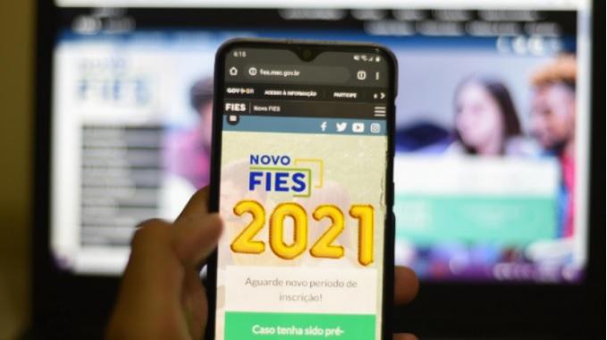 Fies 2021 abre inscrições nesta terça 