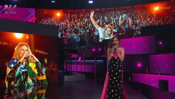 Marília Mendonça é homenageada por Anitta no Grammy Latino