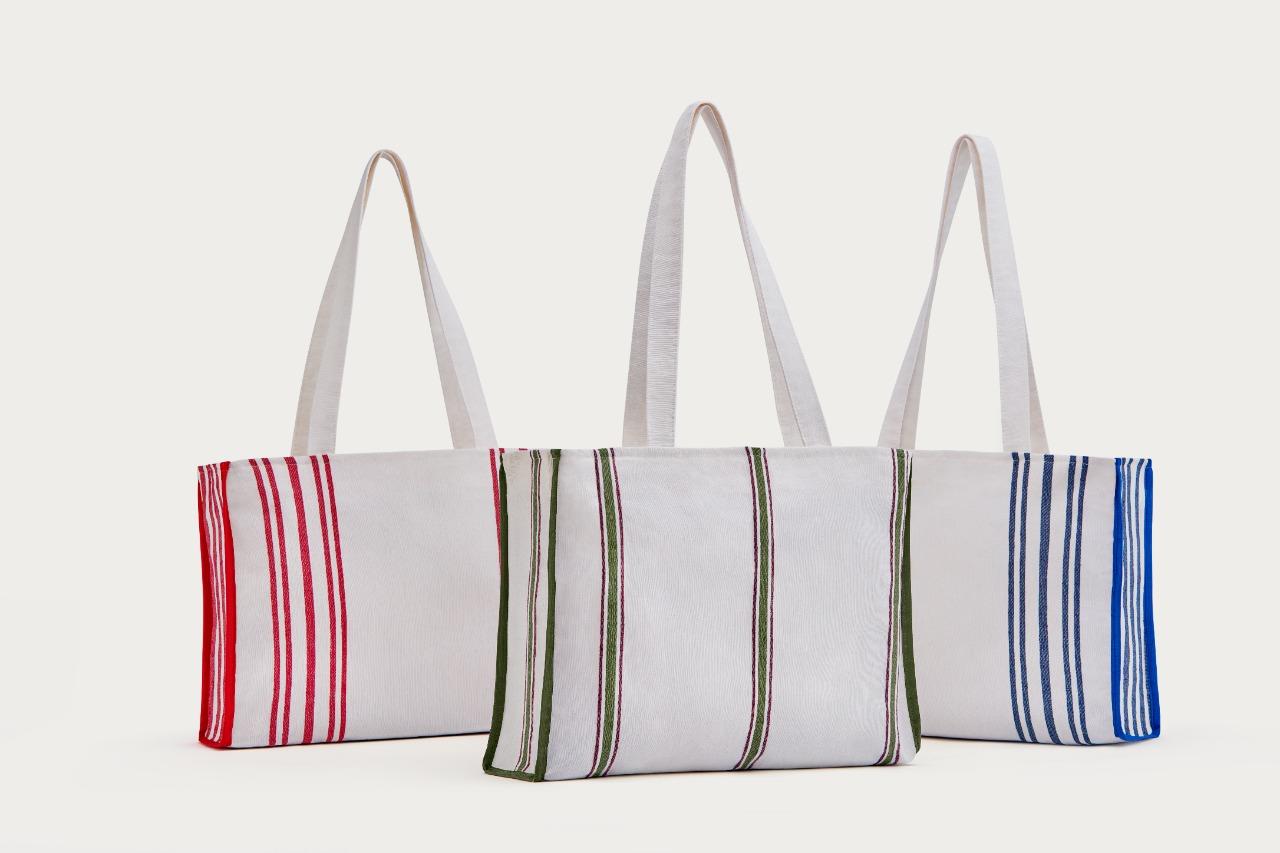 Dia das Mães do Shopping Iguatemi Rio Preto presenteia clientes com bolsa exclusiva produzida por mulheres da ONG Orientavida