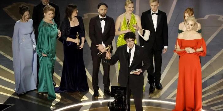 #CineClube - Oscar 2023: "Tudo em Todo Lugar" leva título de melhor filme e 7 estatuetas 