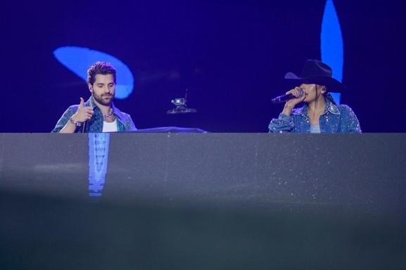 Ana Castela grava seu novo DVD com surpresa romântica de Gustavo Mioto em show cheio de emoção
