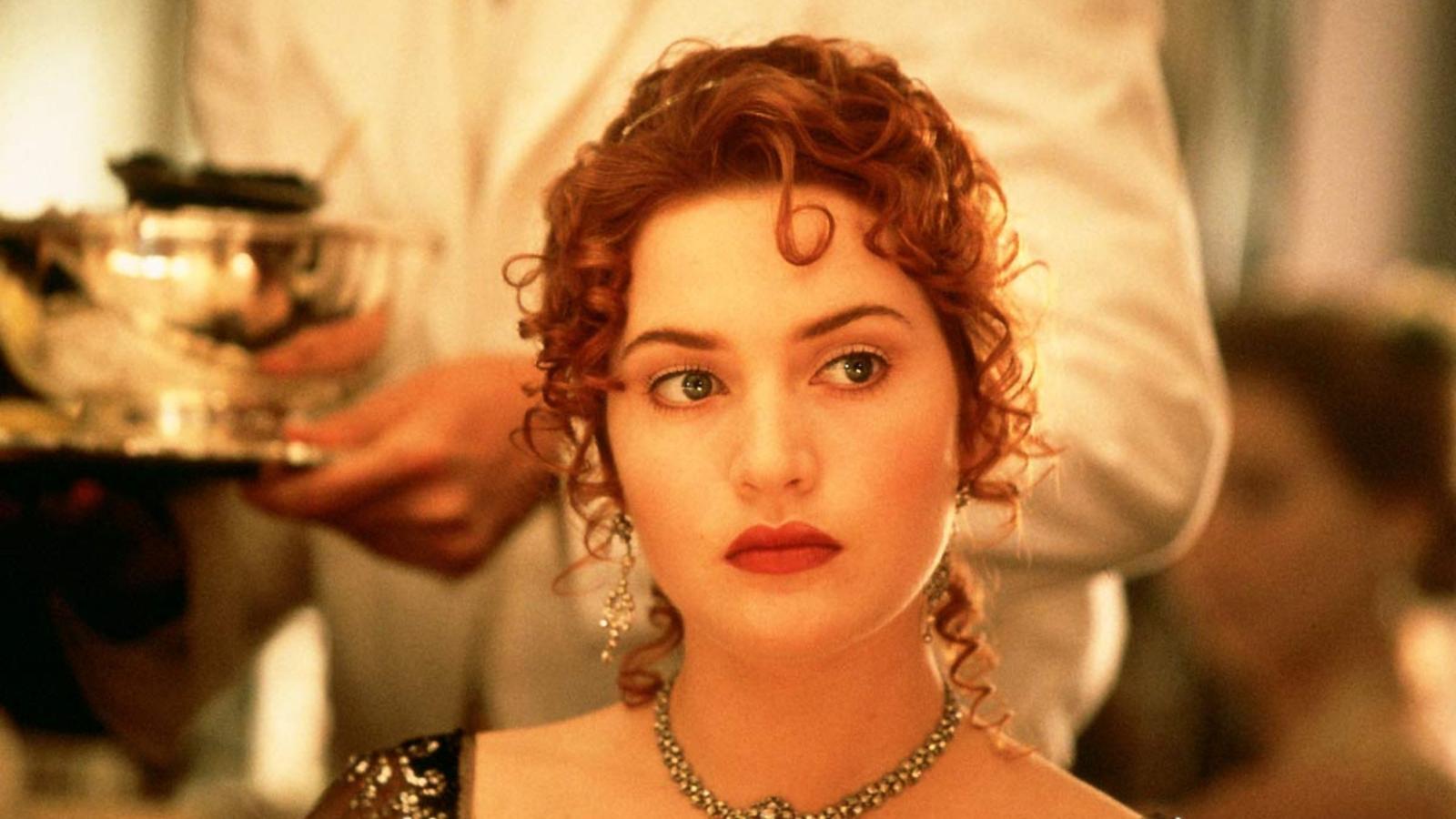Kate Winslet revela curiosidade dos bastidores de Titanic: "Eu roubei um par de brincos, mas perdi um deles"