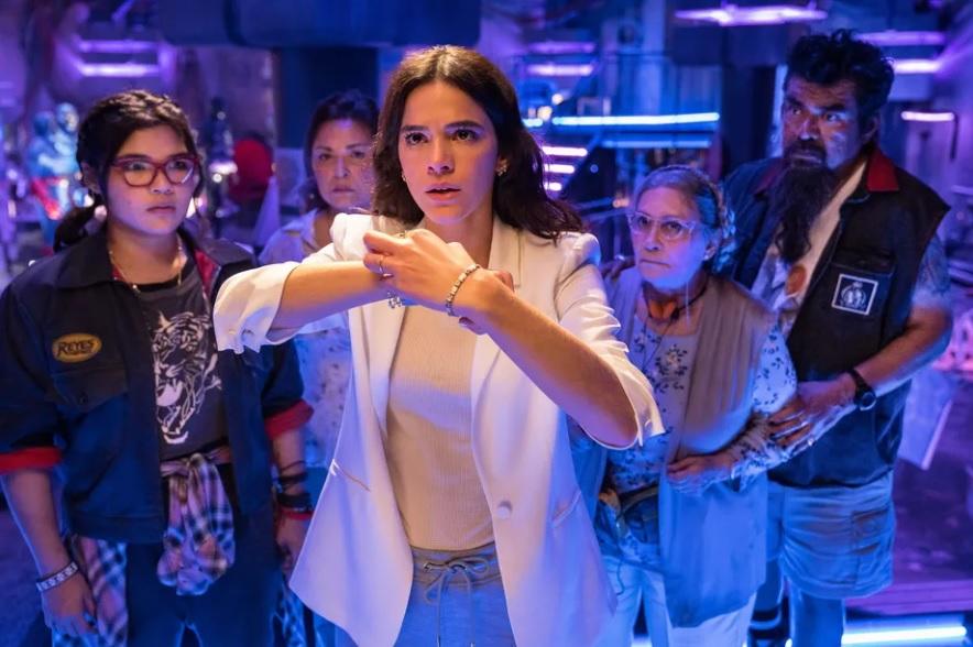 #CineClube - "Besouro Azul": Filme de Super-Herói da DC Comics Estreia nos Cinemas com Foco em Cultura Latina