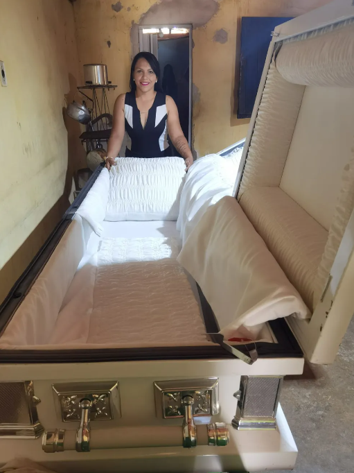 Funcionária Recebe Caixão como Pagamento após Ser Dispensada de Funerária em Monteiro, Paraíba