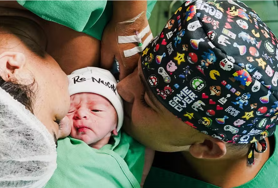 João Gomes e Ary Mirelle Celebram o Nascimento do Primeiro Filho