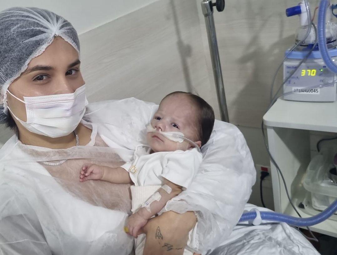 Ingra Soares, Esposa de Zé Vaqueiro, Compartilha Evolução do Filho com Síndrome de Patau