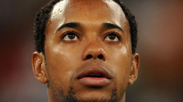 Ex-Jogador Robinho Condenado por Estupro na Itália Inicia Cumprimento de Pena no Brasil