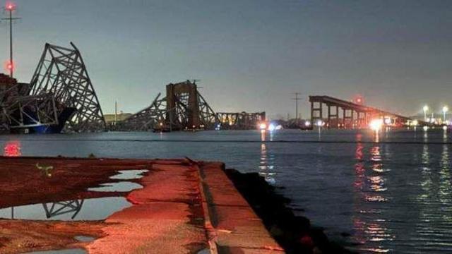 Ponte esaba em Baltimore após colisão com navio cargueiro