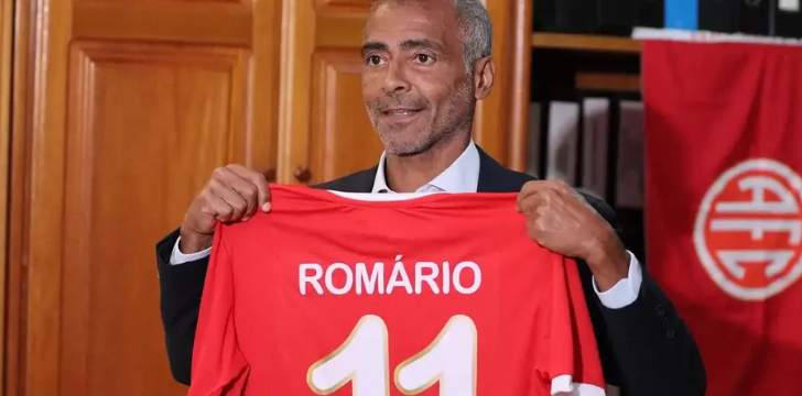 Romário, aos 58 Anos, Planeja Retorno aos Gramados pelo América do Rio