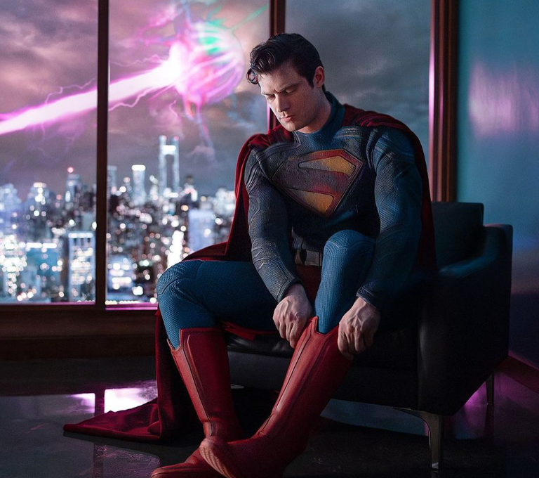#CineClube - James Gunn revela primeira imagem de David Corenswet como Superman em novo filme