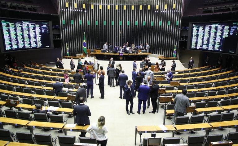 Senado aprova projeto que retoma cobrança do seguro obrigatório de veículos: SPVAT