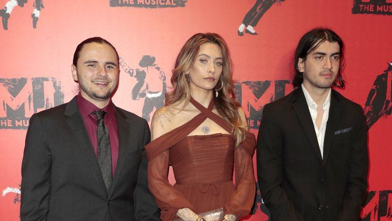 Herdeiros de Michael Jackson Bloqueados de Acessar Herança Devido a Impasse Fiscal