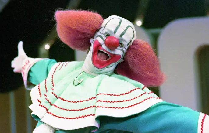 Wanderley Tribeck, primeiro intérprete do palhaço Bozo no Brasil, morre aos 73 anos em Balneário Camboriú