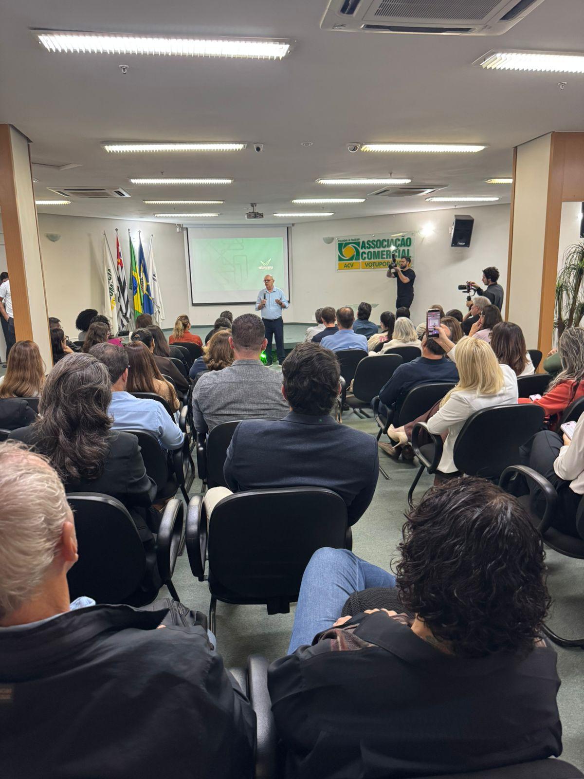 Café da Manhã de Negócios reúne empresários e apresenta avanços do Shopping Votuporanga